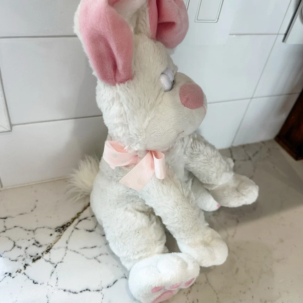 Flappy The Floppy Eared Bunny Rabbit Plush‎ singing 